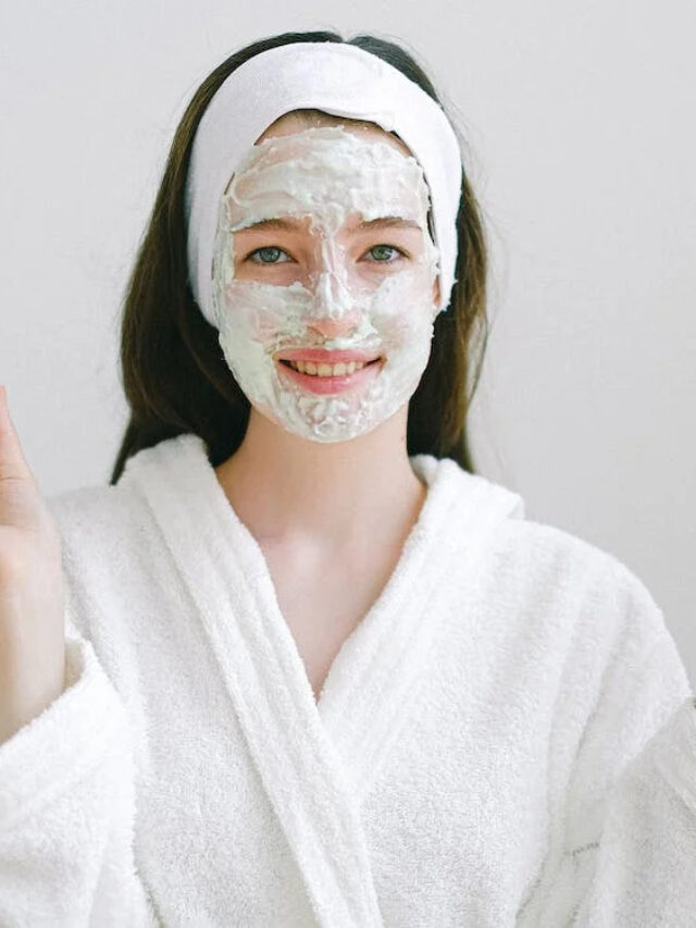 5 Homemade Daily Use Face Packs for Bright Skin